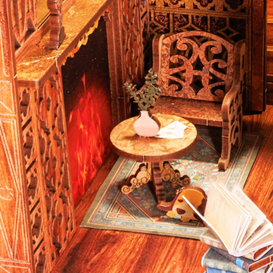 Book Nook - Eternal Bookstore, un kit créatif pour construire un diorama miniature. Parfait pour décorer une bibliothèque ou comme cadeau original pour un amoureux des livres. Par Nookette.