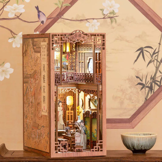 Booknooks | Elegant Song Dynasty, un kit créatif pour construire un diorama miniature. Parfait pour décorer une bibliothèque ou comme cadeau original pour un amoureux des livres. Par Nookette.