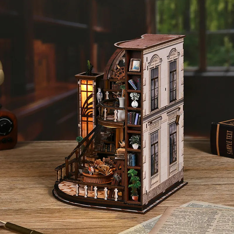 Maison Miniature - Bacchus Bookstore