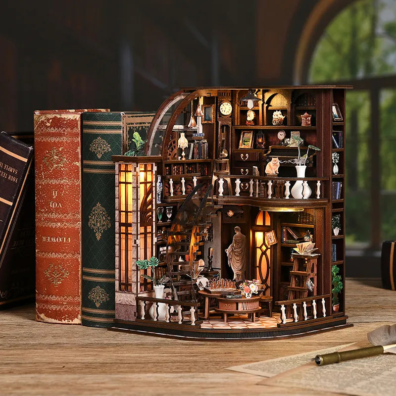 Maison Miniature - Bacchus Bookstore