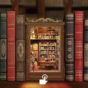Maison Miniature - Time Book House, un kit créatif pour construire un diorama miniature. Parfait pour décorer une bibliothèque ou comme cadeau original pour un amoureux des livres. Par Nookette.