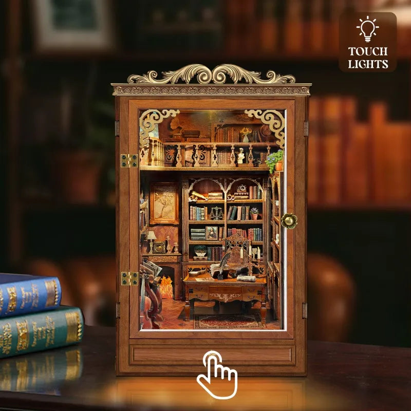 Maison Miniature - Time Book House, un kit créatif pour construire un diorama miniature. Parfait pour décorer une bibliothèque ou comme cadeau original pour un amoureux des livres. Par Nookette.