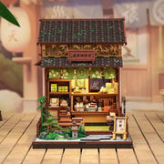 Book Nook Japan - Kanmi-dokoro Kurihara, un kit créatif pour construire un diorama miniature. Parfait pour décorer une bibliothèque ou comme cadeau original pour un amoureux des livres. Par Nookette.