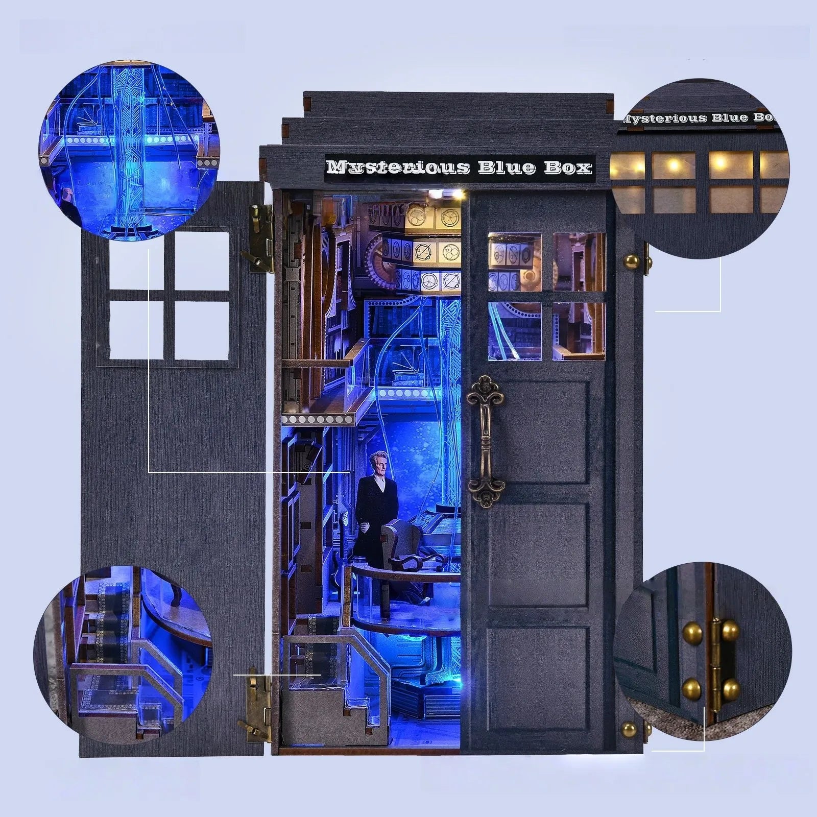 Maison Miniature - Mysterious Blue Box, un kit créatif pour construire un diorama miniature. Parfait pour décorer une bibliothèque ou comme cadeau original pour un amoureux des livres. Par Nookette.