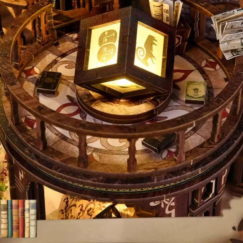 Maison Miniature - Qimeng Bookstore, un kit créatif pour construire un diorama miniature. Parfait pour décorer une bibliothèque ou comme cadeau original pour un amoureux des livres. Par Nookette.