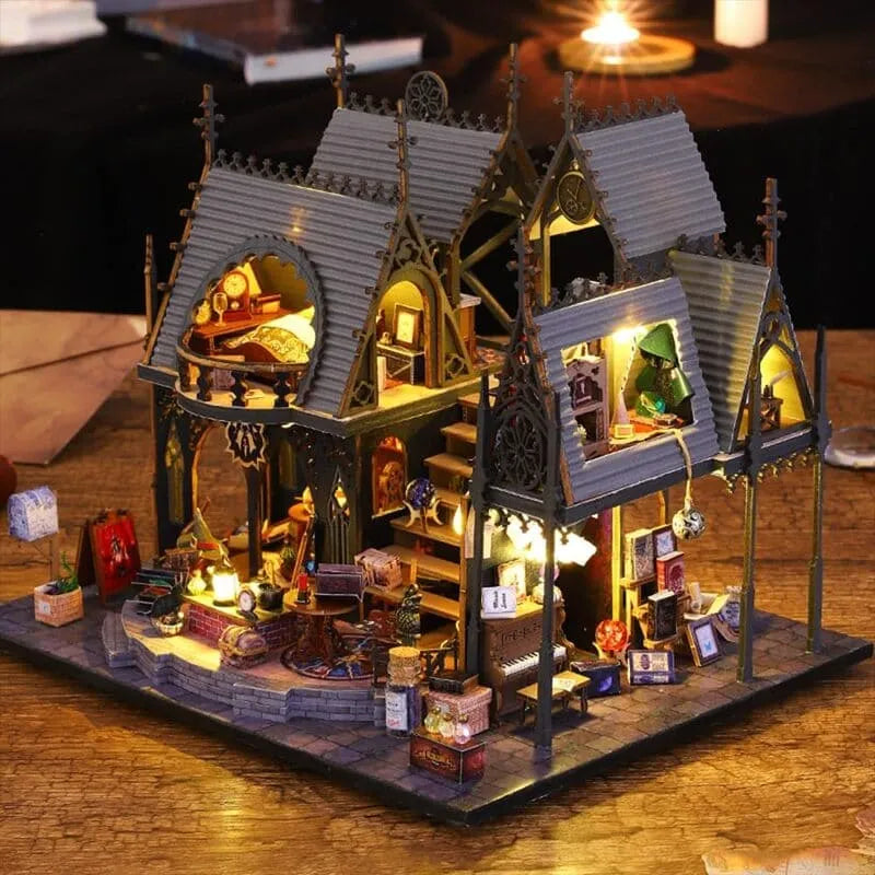Maison Miniature - Luna Magic House, un kit créatif pour construire un diorama miniature. Parfait pour décorer une bibliothèque ou comme cadeau original pour un amoureux des livres. Par Nookette.