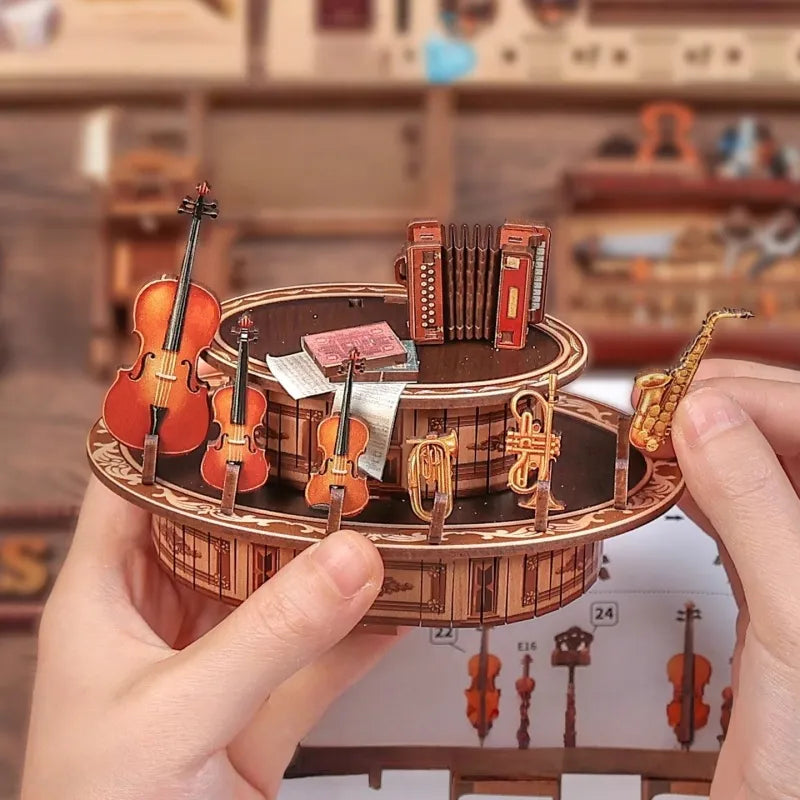 Maison Miniature - Bach Strings, un kit créatif pour construire un diorama miniature. Parfait pour décorer une bibliothèque ou comme cadeau original pour un amoureux des livres. Par Nookette.