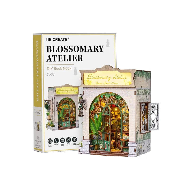 Maison Miniature - Blossomary Atelier, un kit créatif pour construire un diorama miniature. Parfait pour décorer une bibliothèque ou comme cadeau original pour un amoureux des livres. Par Nookette.