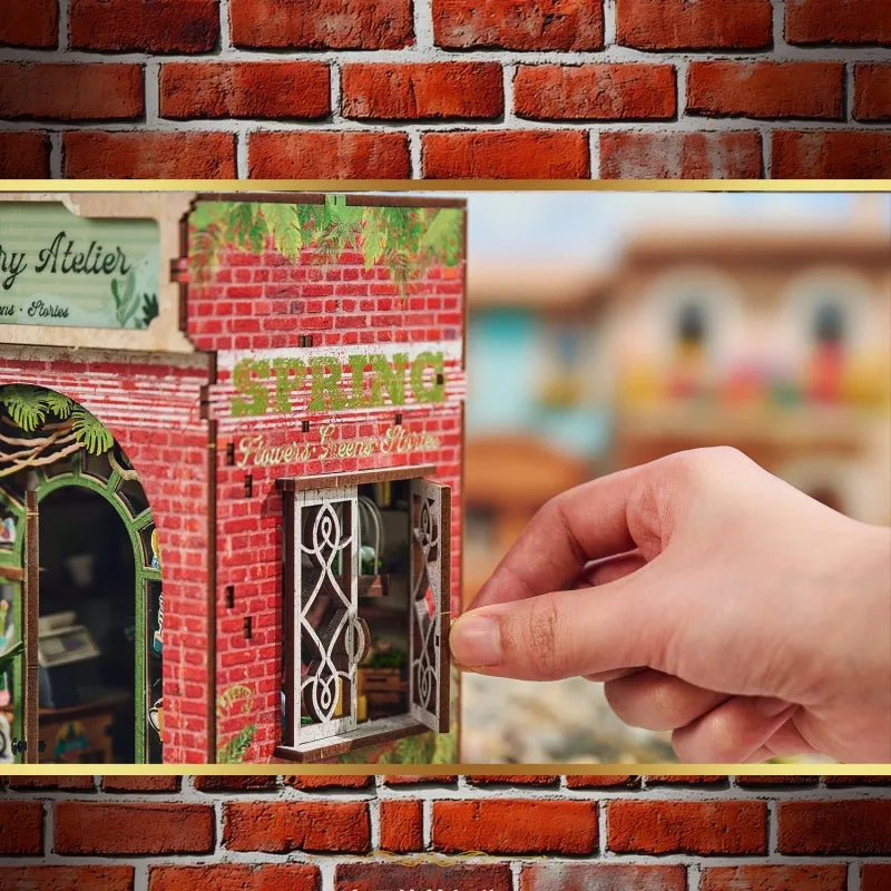 Gros plan du Miniature House - Blossomary Atelier avec des détails riches et impressionnants