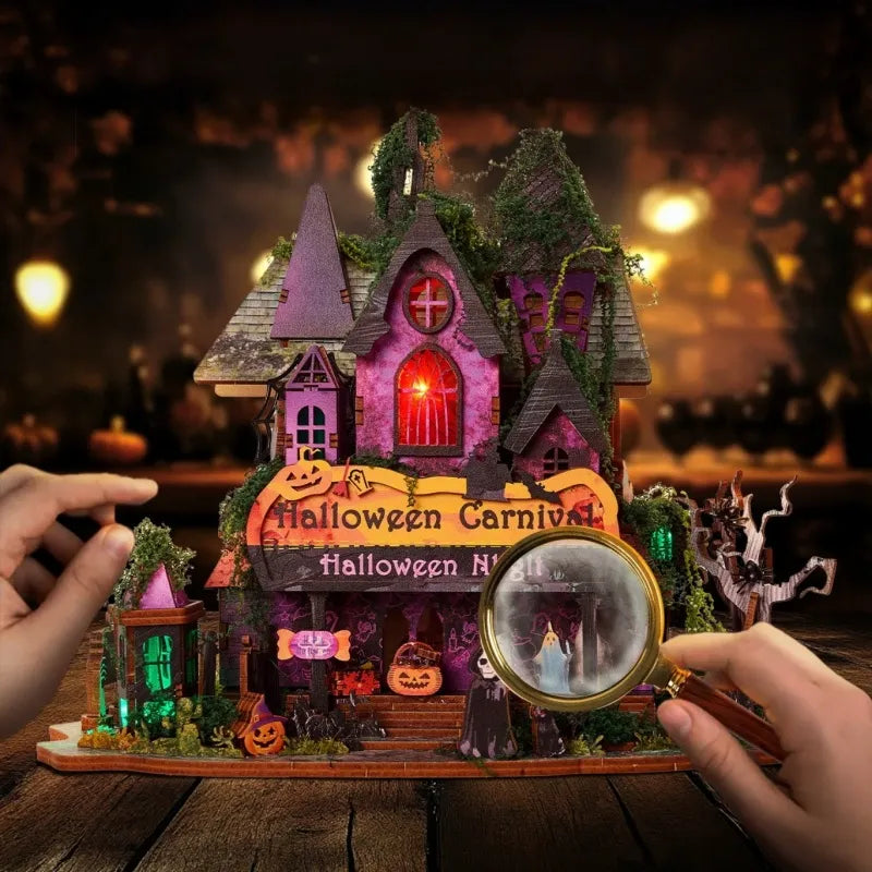 Maison Miniature - Halloween Night, un kit créatif pour construire un diorama miniature. Parfait pour décorer une bibliothèque ou comme cadeau original pour un amoureux des livres. Par Nookette.